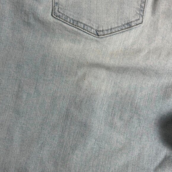 Torrid Distressed Denim Light Washed Bermuda Shorts Size 22 - Picture 7 of 10